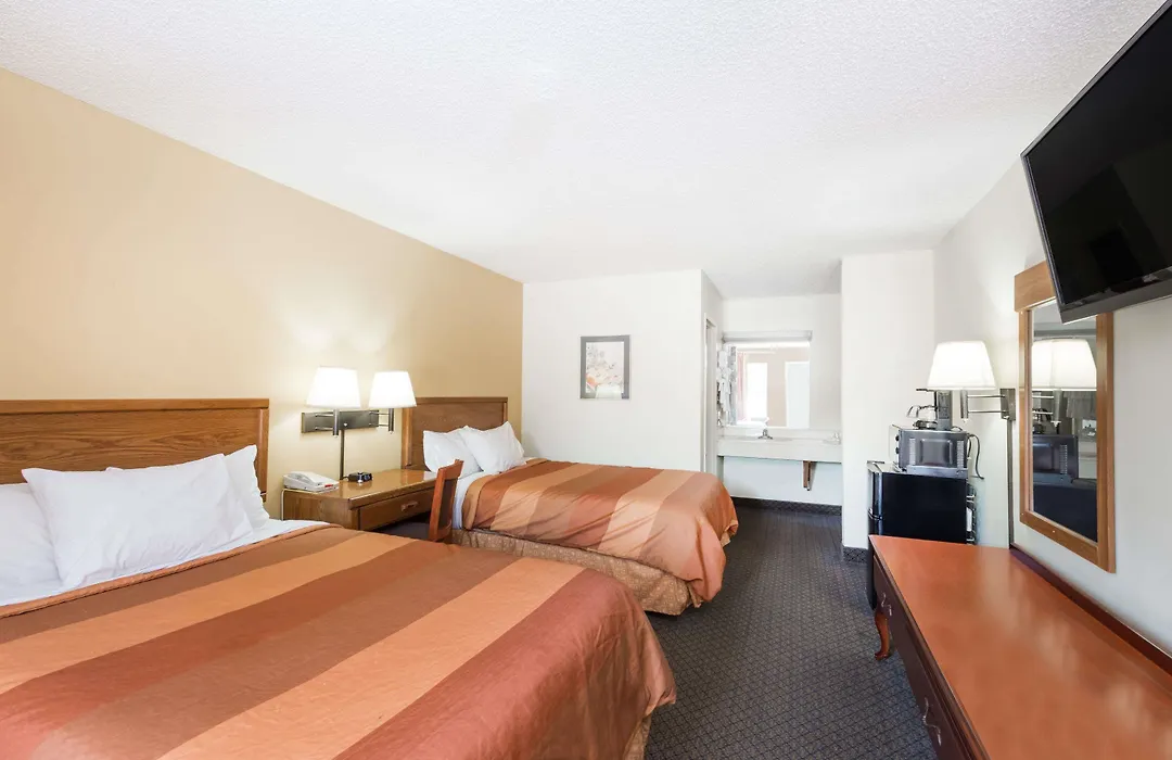 Days Inn By Wyndham Fort Payne-1