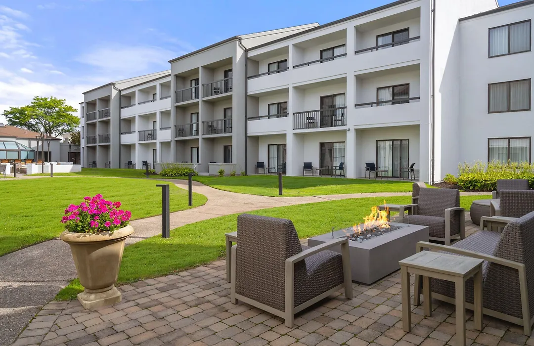 Courtyard By Marriott Detroit Livonia-1