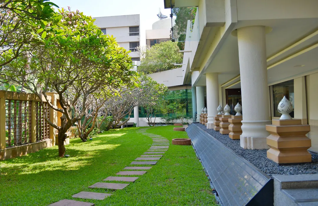 Rama Gardens Hotel Bangkok - SHA Plus Certified-1