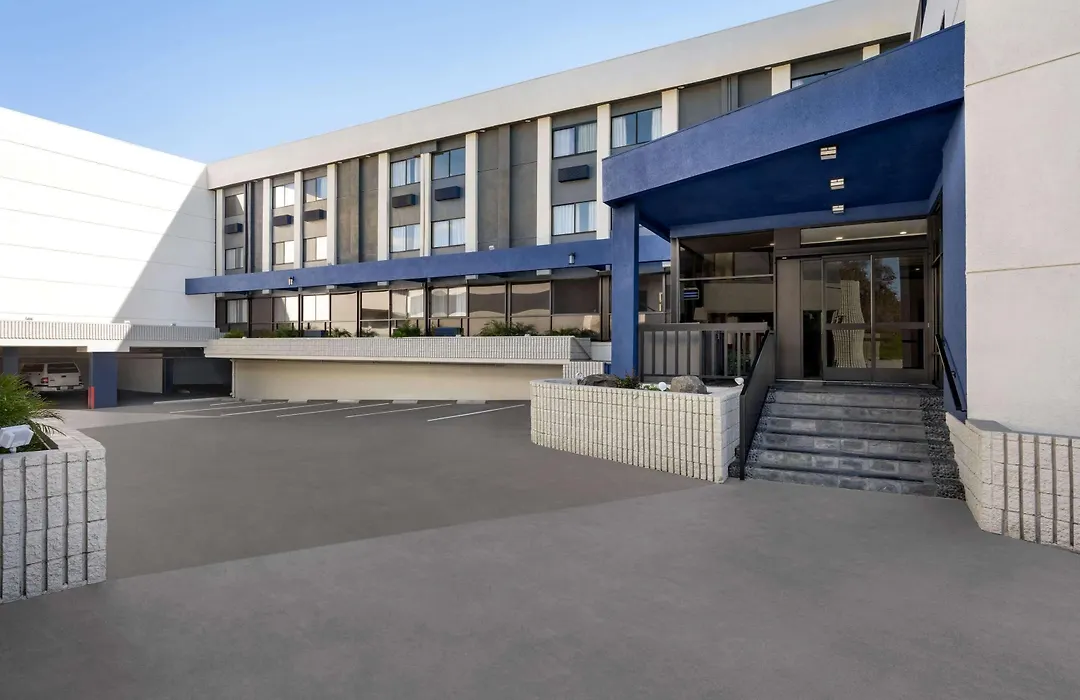 Baymont By Wyndham Monterey Park-1