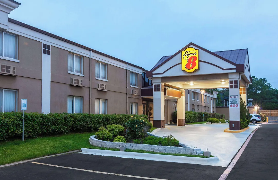 Super 8 By Wyndham Grand Prairie North-1