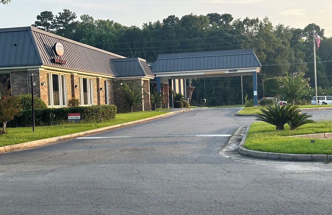 Days Inn By Wyndham Hinesville Near Fort Stewart, Newly Renovated, Free Hot Breakfast, Restaurant And Bar-1