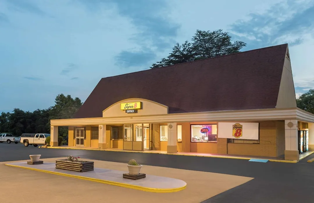 Super 8 By Wyndham Asheville Airport-1