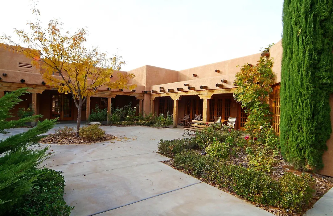 Courtyard Page At Lake Powell-1