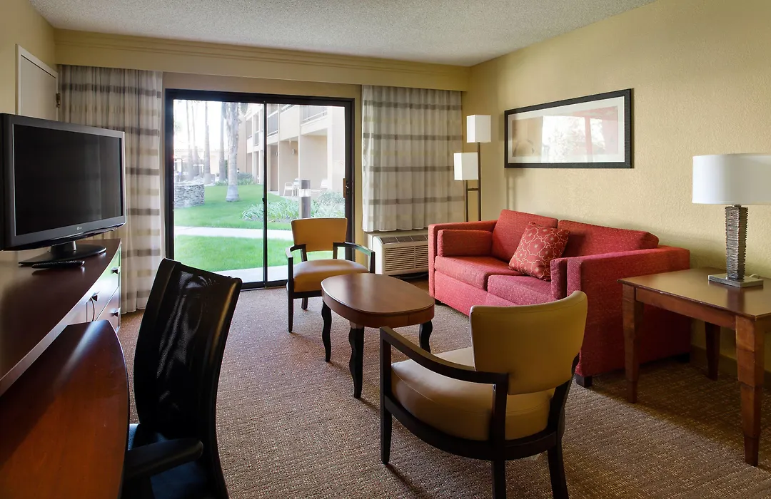 Courtyard Anaheim Buena Park-1