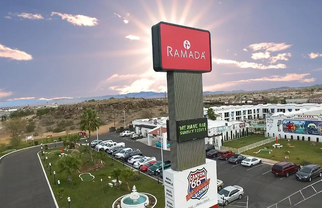 Ramada By Wyndham Kingman-1