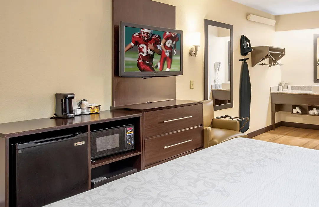 Red Roof Inn Plus+ Secaucus - Meadowlands-1