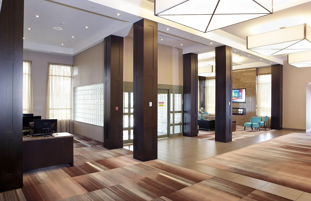 Best Western Plus Lamplighter Inn & Conference Centre-1