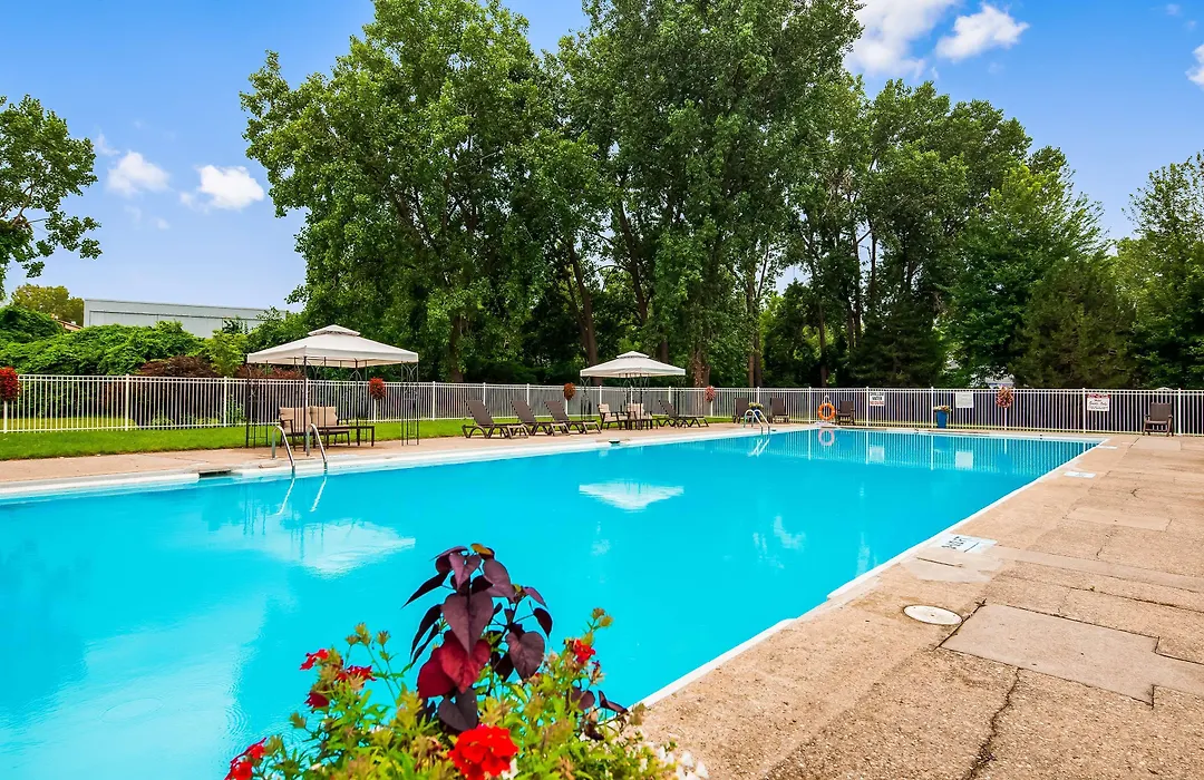 Best Western Plus Guildwood Inn-1