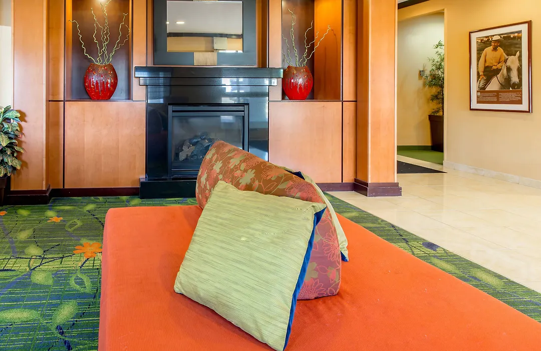 Fairfield Inn & Suites Canton-1