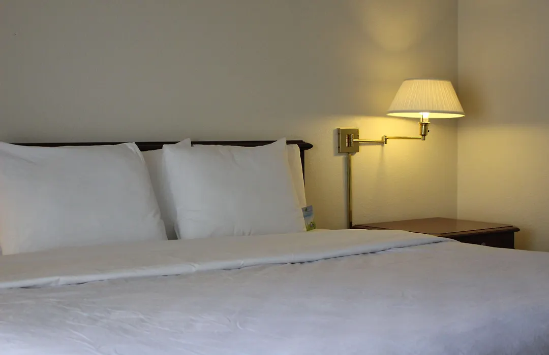 Days Inn & Suites By Wyndham Sunnyvale-1