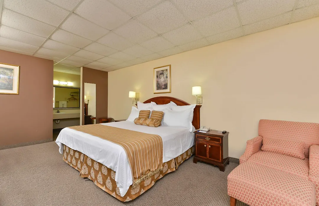 Americas Best Value Inn And Suites Victoria-1