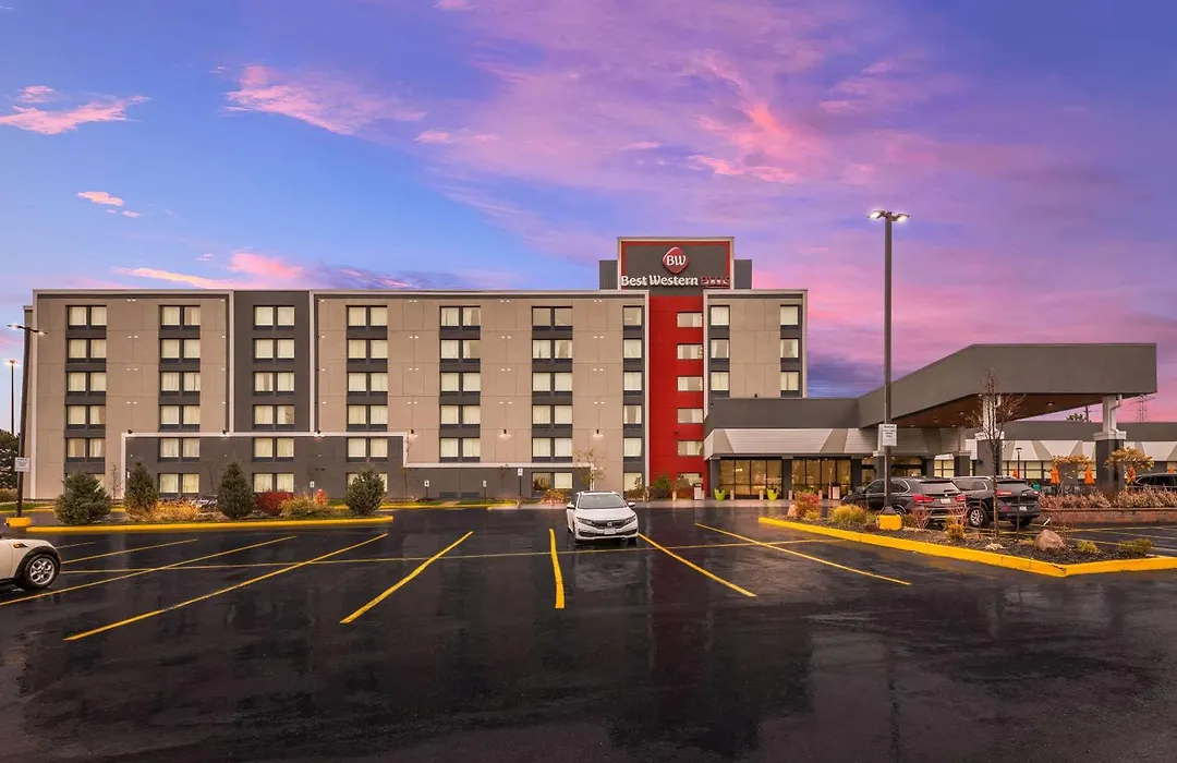 Best Western Plus Toronto North York Hotel & Suites-1