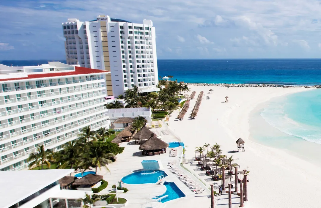 Krystal Cancun-1