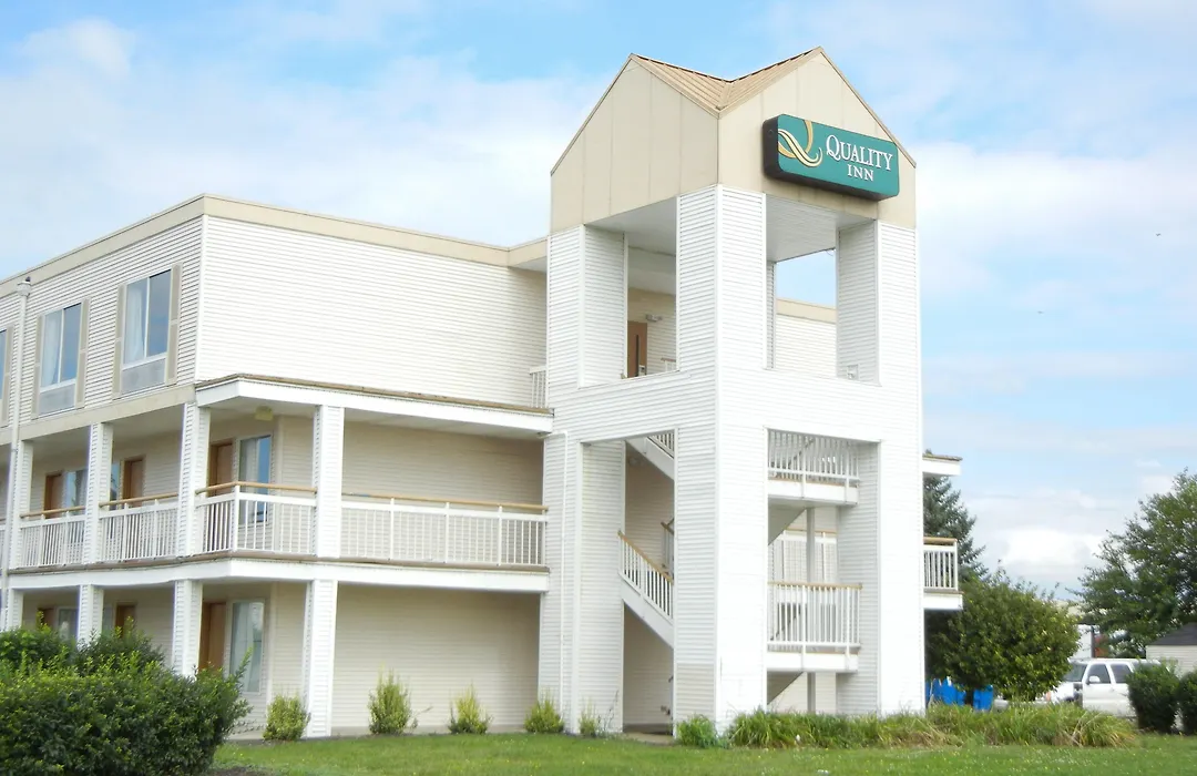 Quality Inn Holland - Toledo-1