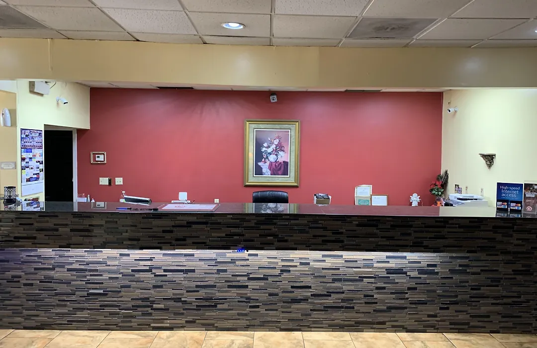 Americas Best Value Inn Forest-1