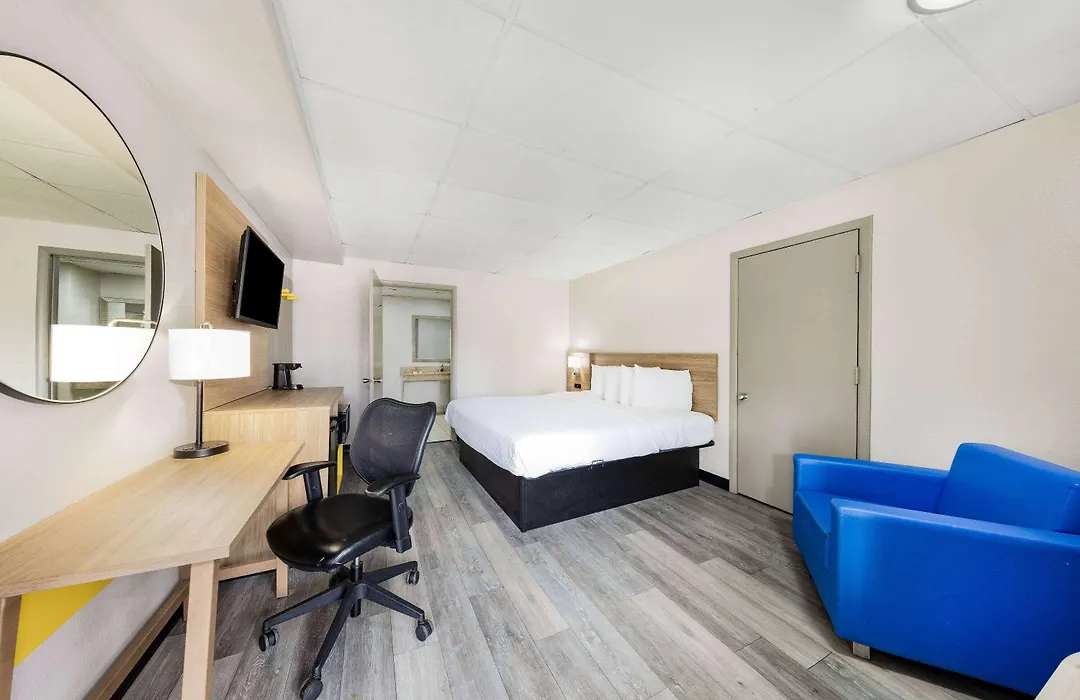 Days Inn By Wyndham Fredericksburg North-1