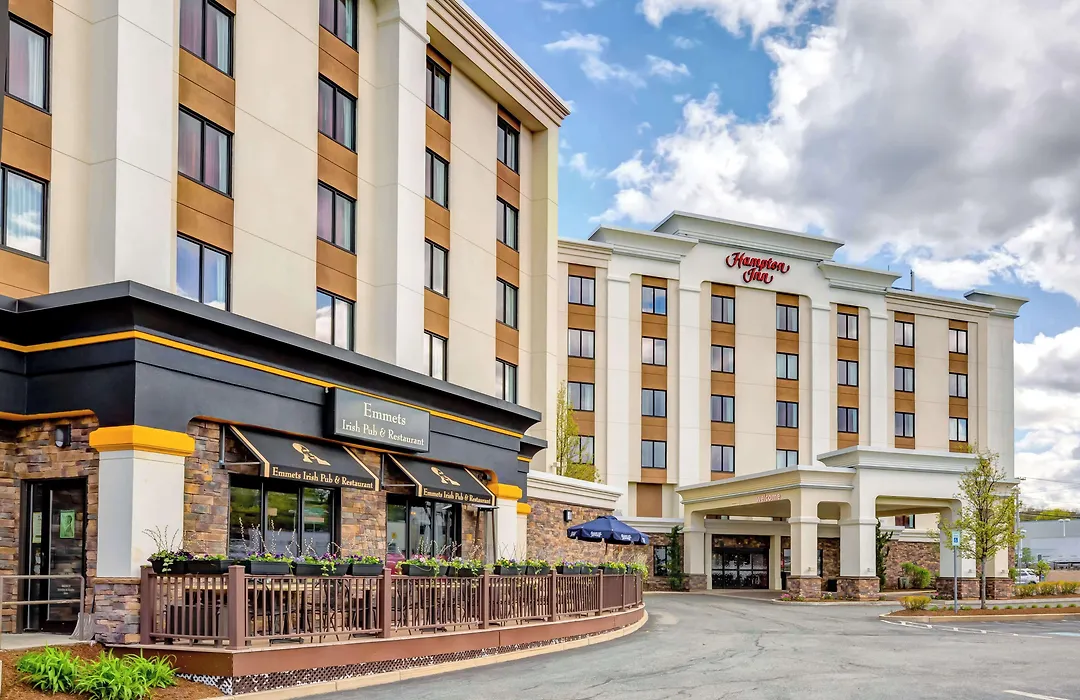 Hampton Inn Boston-Norwood-1