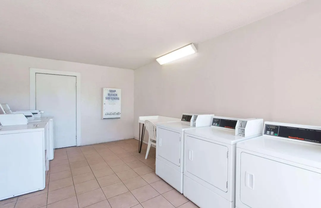 Knights Inn - Plant City-1