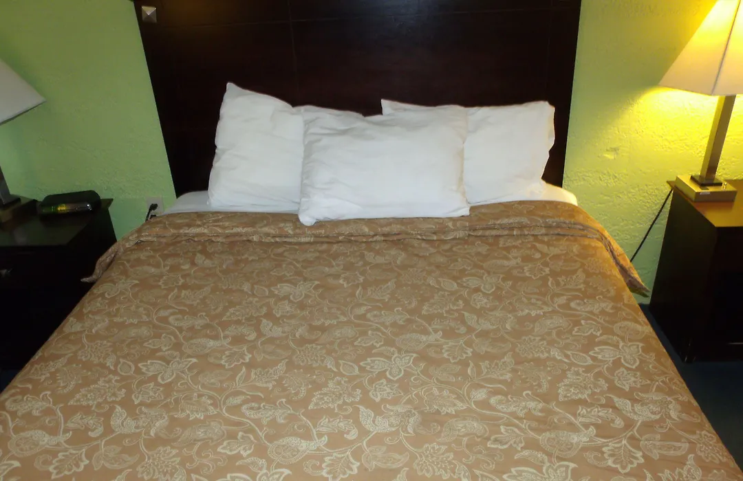 Relax Inn-1