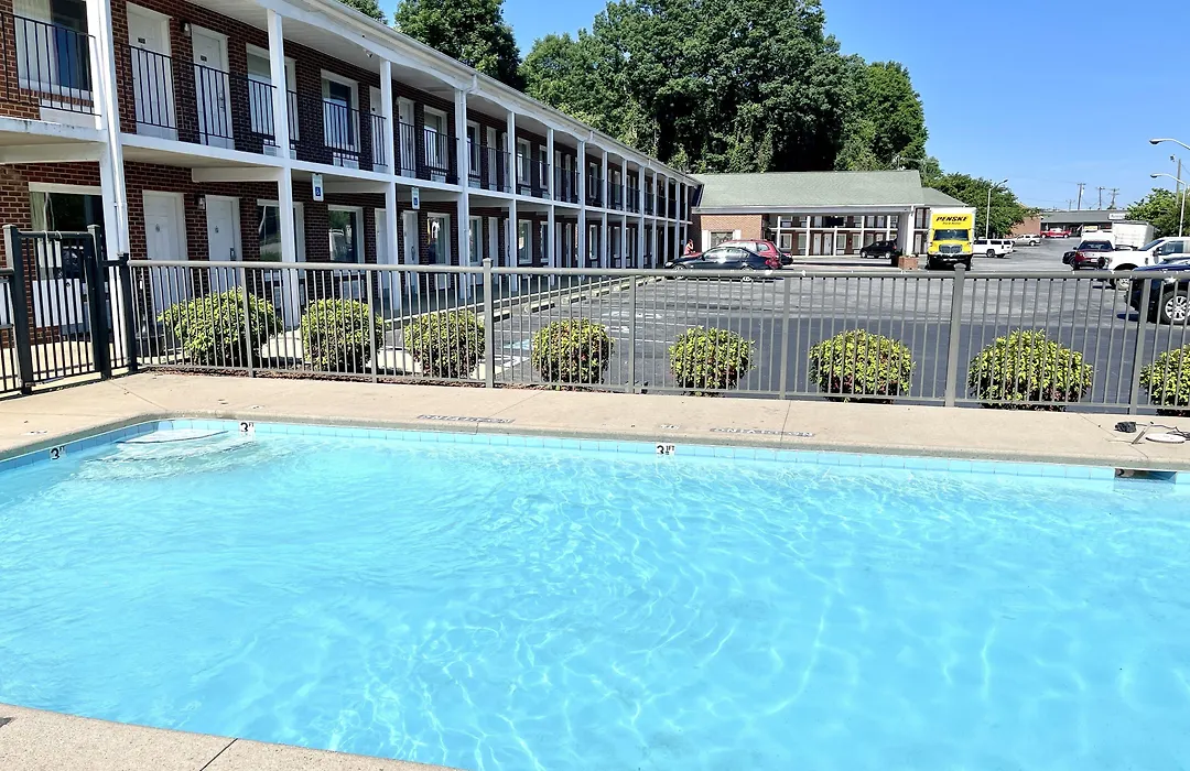 Hamilton Inn Jonesville I-77-1