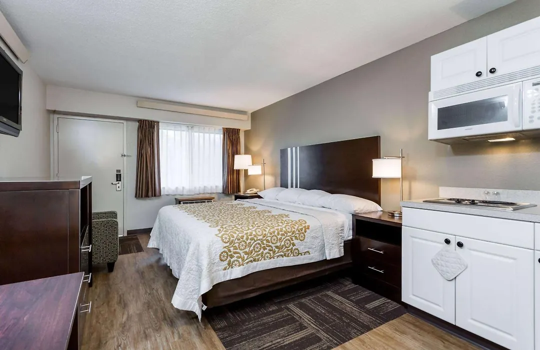 Days Inn By Wyndham Harrisburg North-1