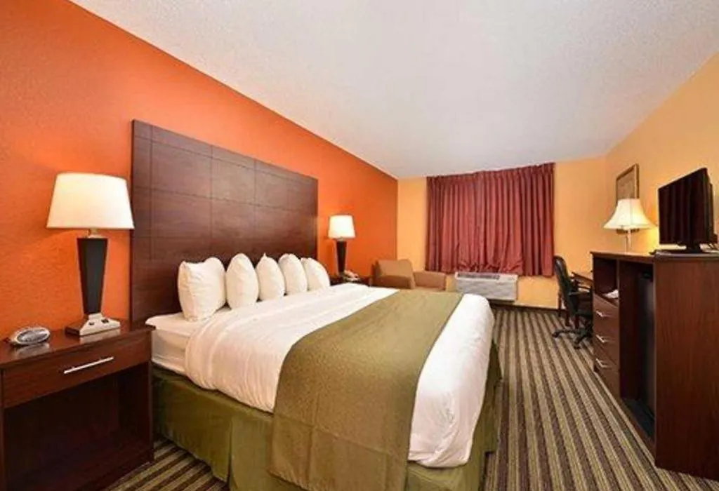 Quality Inn & Suites Grinnell Near University-1