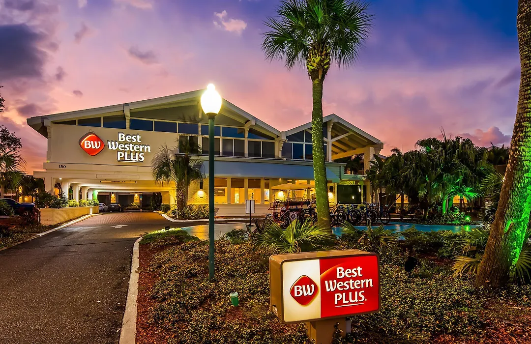 Best Western Plus Yacht Harbor Inn-1