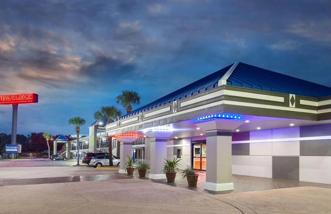 Travelodge By Wyndham Deltona-1