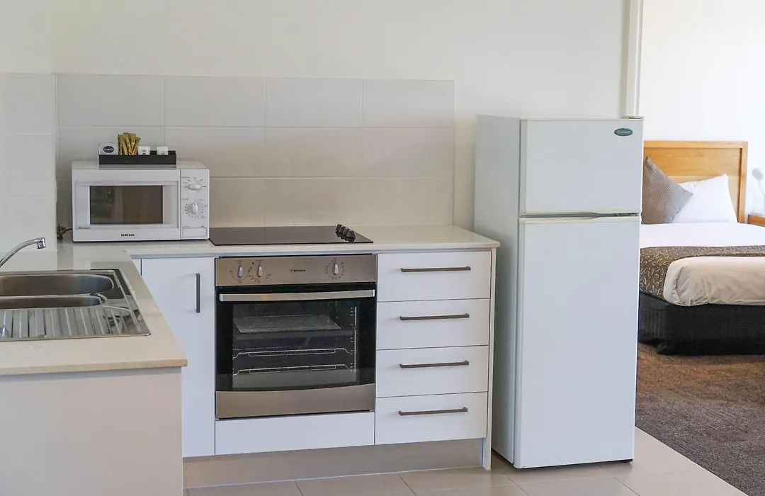 Best Western Geelong Motor Inn & Serviced Apartments-1