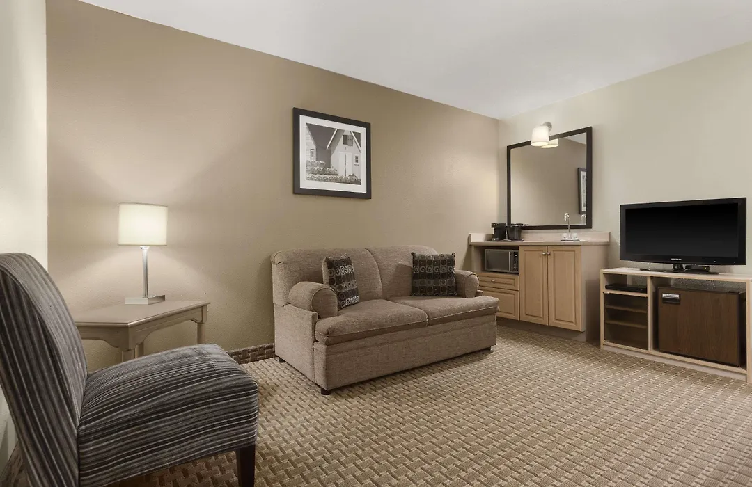 Travelodge Suites By Wyndham Saint John-1