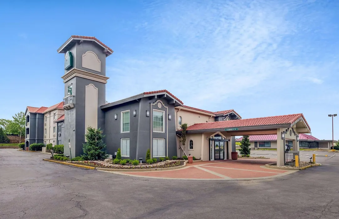 La Quinta Inn By Wyndham Kansas City Lenexa-1