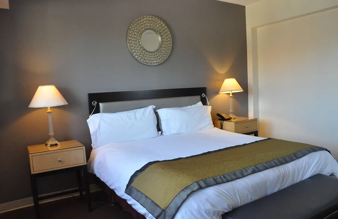 Stamford Suites (Adults Only)-1