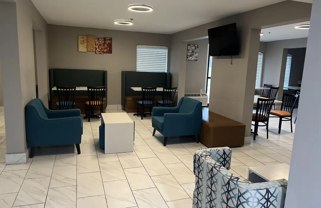 Clarion Pointe Indianapolis Northeast-1