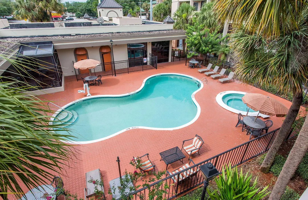 Days Inn & Suites By Wyndham Orlando Airport-1