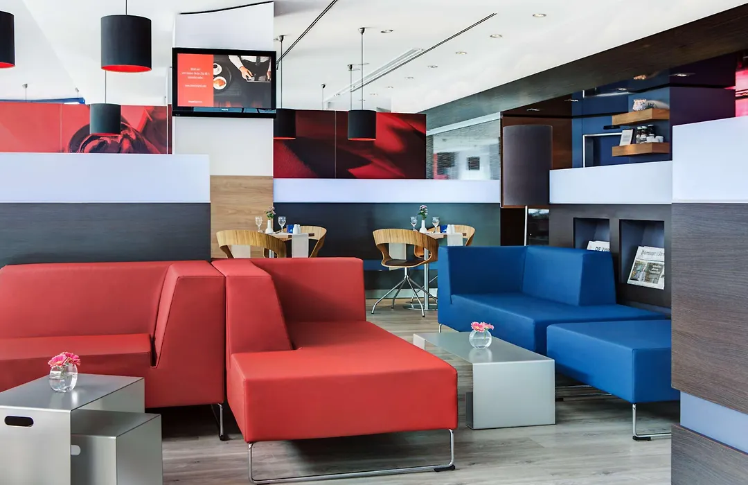 Intercityhotel Hamburg Altona-1
