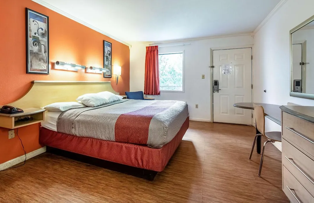 Motel 6-Gatlinburg, Tn - Smoky Mountains-1