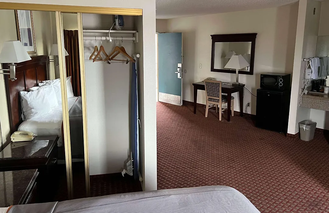 Days Inn & Suites By Wyndham Rancho Cordova-1