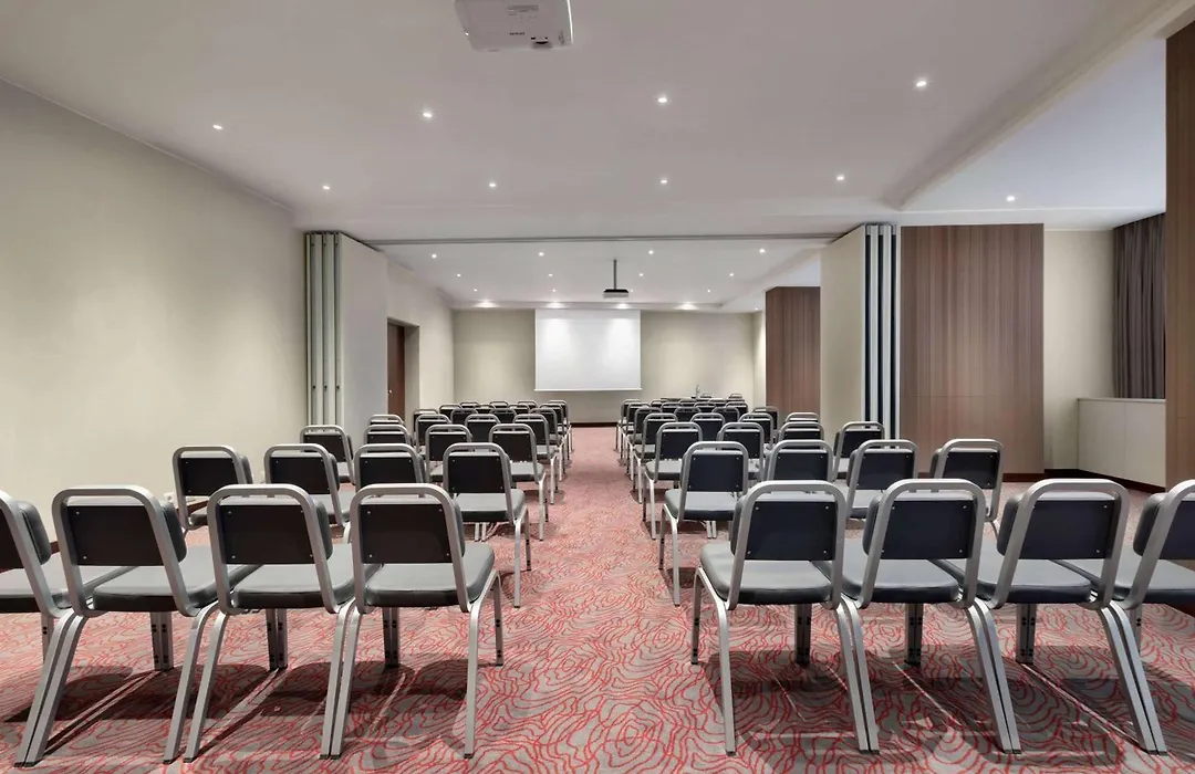 Ramada By Wyndham Lisbon-1