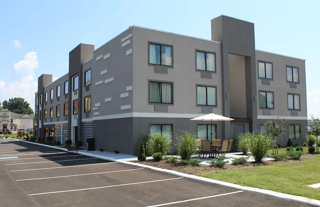 Best Western Plus Bowling Green-1