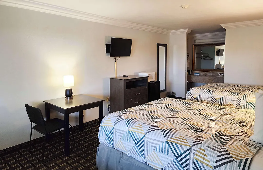 Days Inn By Wyndham Crowley-1
