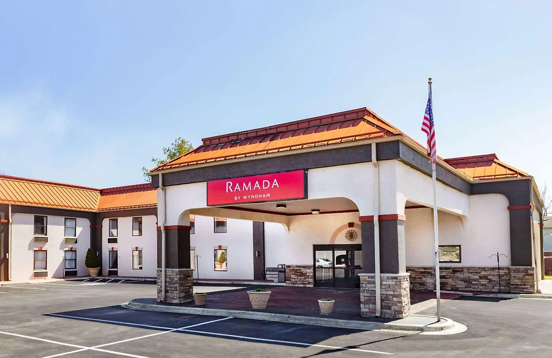 Ramada By Wyndham Hendersonville-1