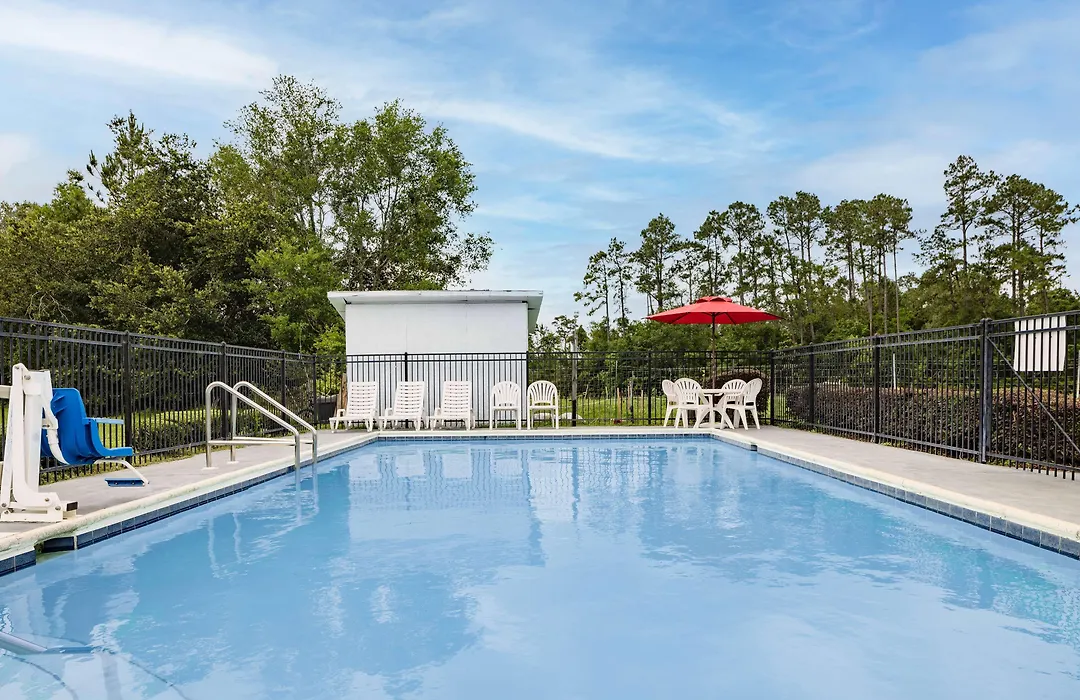 Days Inn By Wyndham Pensacola I-10-1