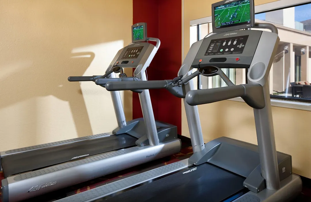 Courtyard By Marriott Rockville-1