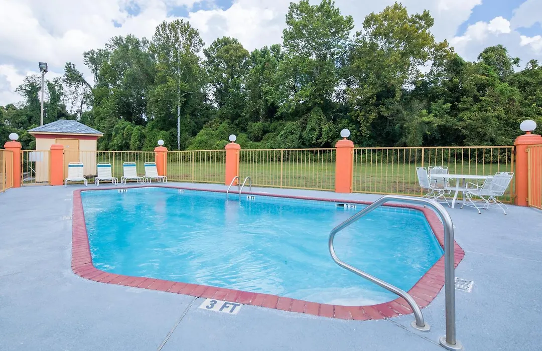Howard Johnson By Wyndham Vicksburg-1