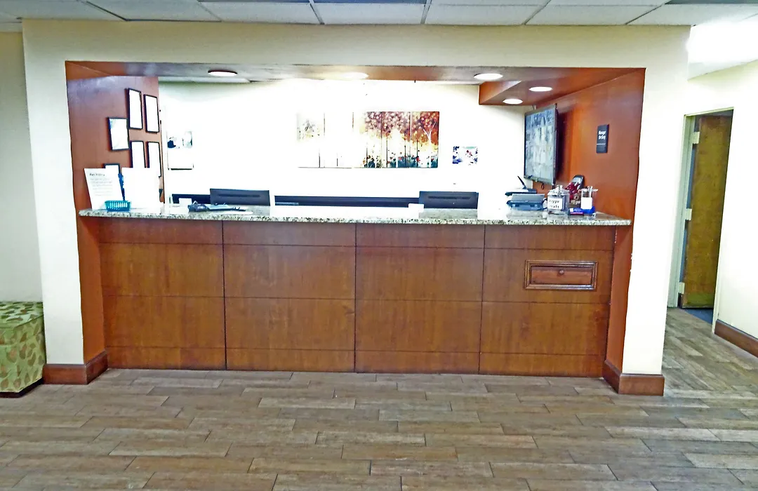 Home Town Inn & Suites-1