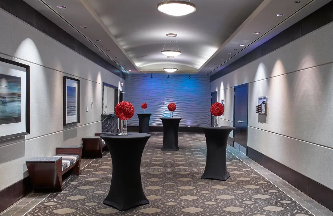 Delta Hotels By Marriott Edmonton Centre Suites-1