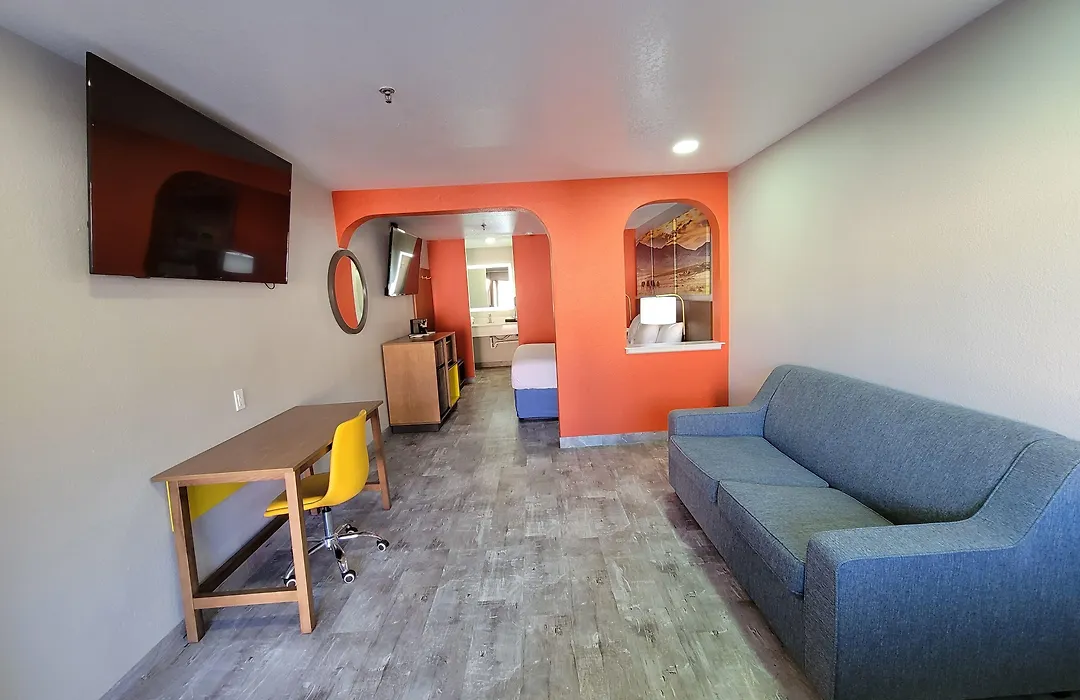 Days Inn By Wyndham Ruidoso Downs-1
