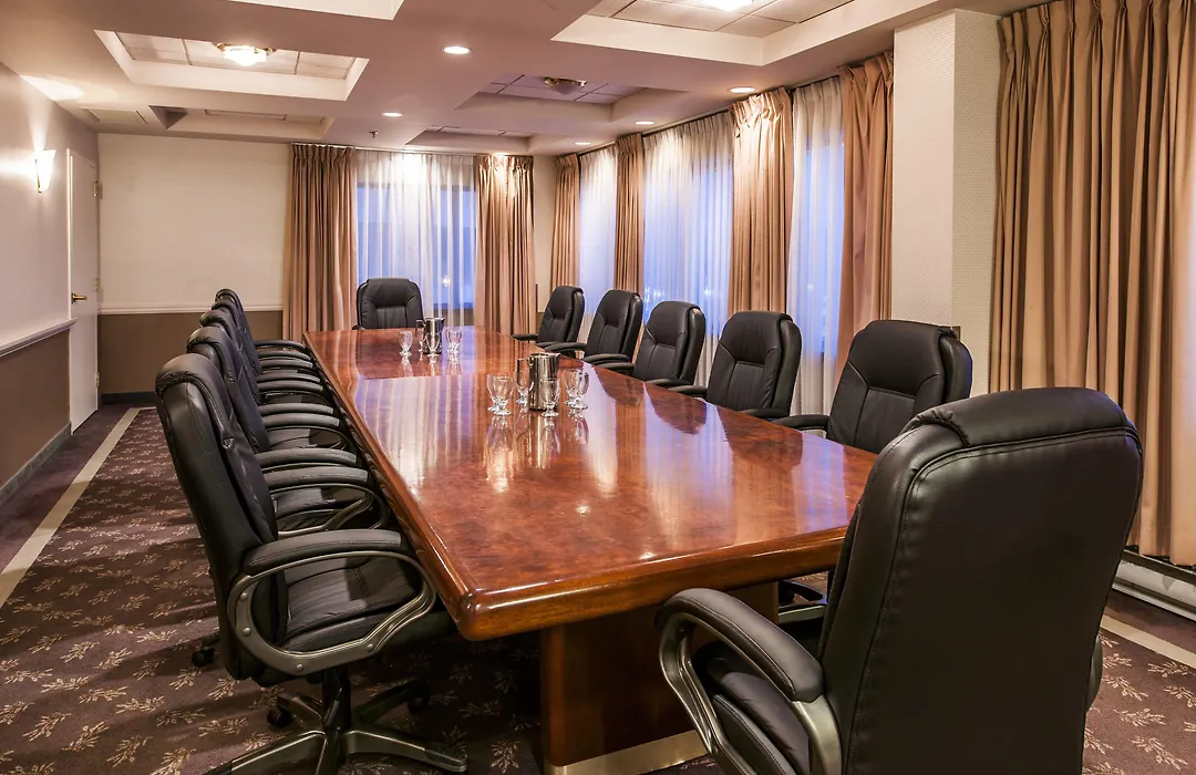 Delta Hotels By Marriott Sherbrooke Conference Centre-1