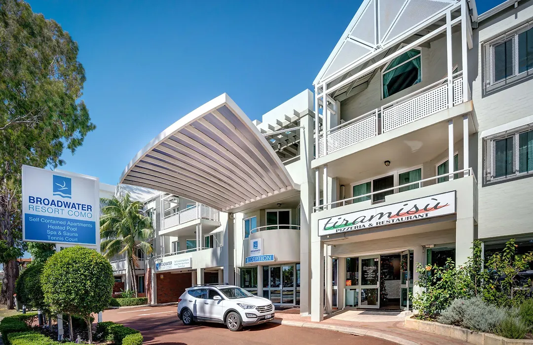 Broadwater Resort Como-1